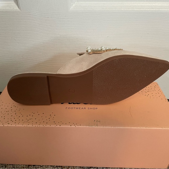 Tilocow Pearl Mules size 6.5 - Picture 2 of 4